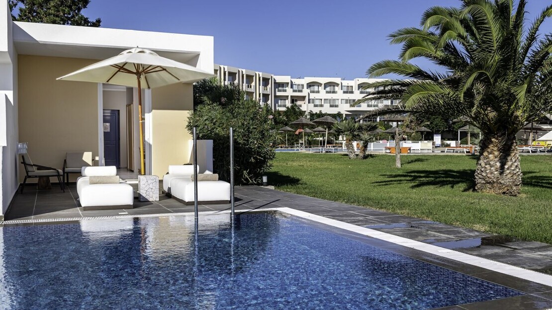 Sovereign Beach Hotel